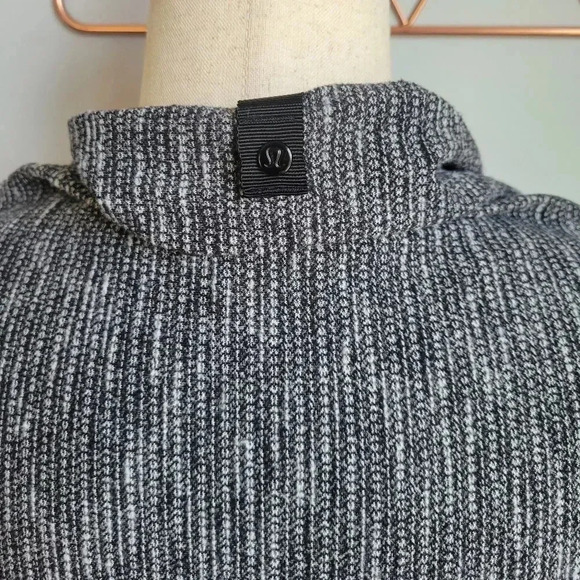 Lululemon, Vinyasa Scarf Coco Pique Black White Customizable Snap Knit Wrap - Picture 11 of 13